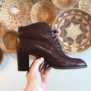 EUC Via Spiga Italian leather lace up Oxford heels